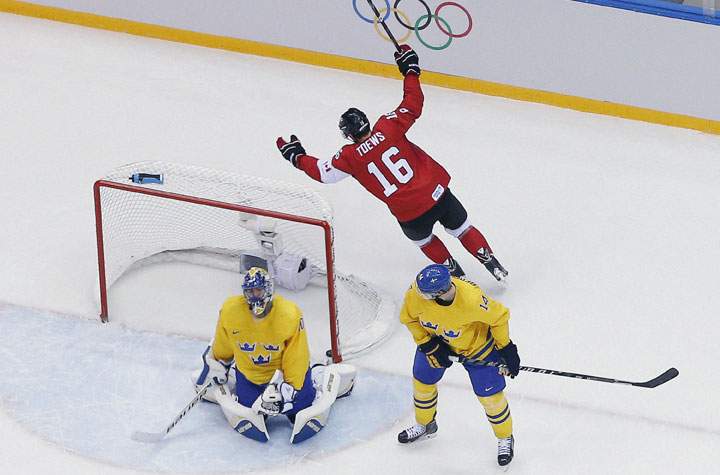 Canada vs Sweden: gold medal hockey game