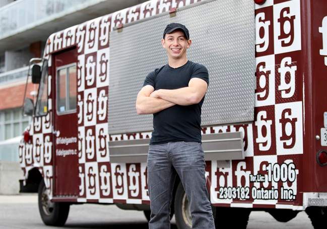 This week, the 'Super Awesome Science Show' talks barbecue with Matt Basile, founder of Fidel Gastro's and star of 'Rebel Without a Kitchen.'.