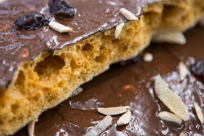 DIY sponge toffee a treat for wedding guests