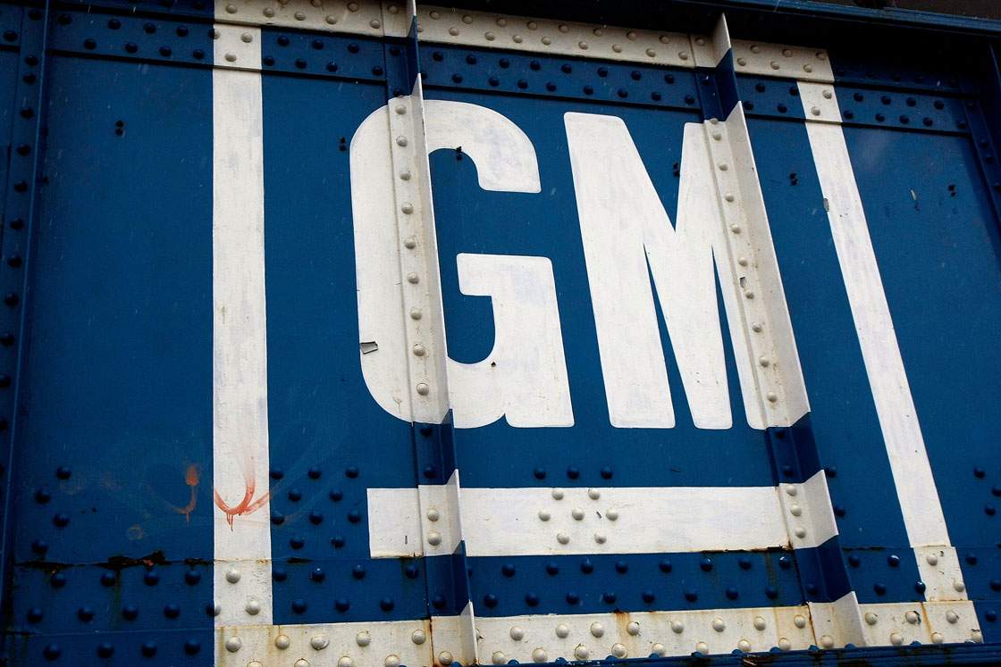 Experts suggest a settlement between U.S. officials and Toyota could mirror a potential deal with GM, the target of another probe following a safety recall.