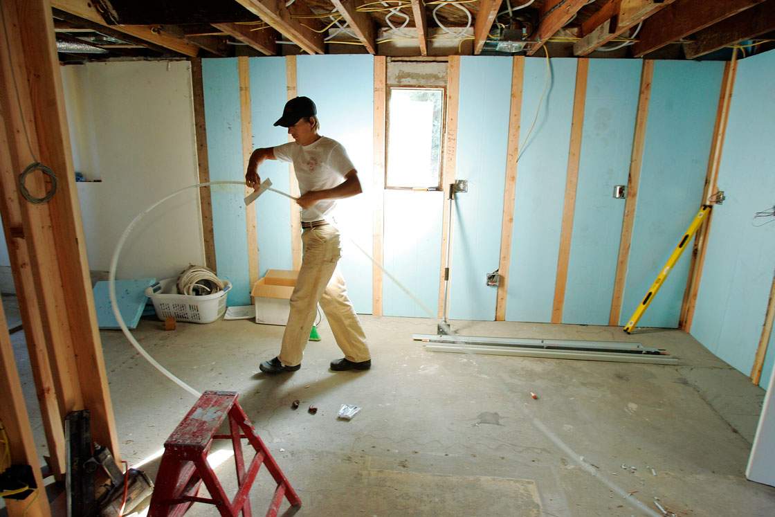 Canadians want to renovate, but cost is a big worry