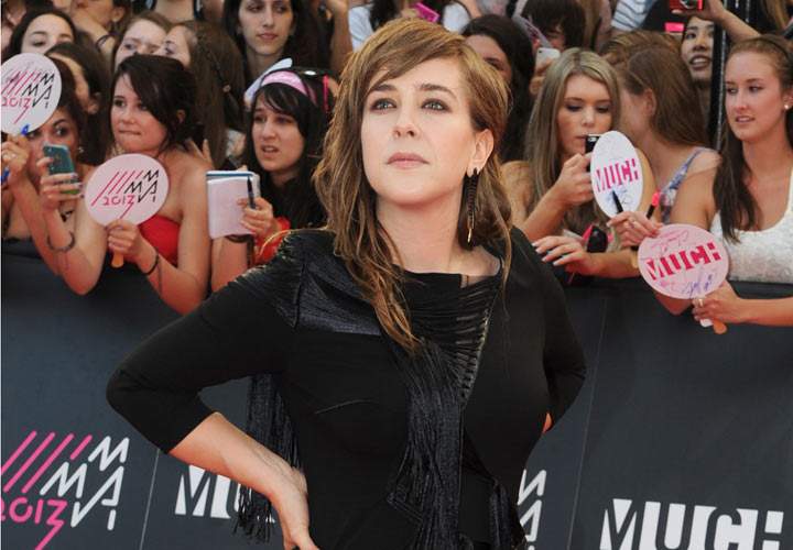 Serena Ryder arrives on the red carpet at the 2013 MuchMusic Video Awards at Bell Media Headquarters on June 16, 2013 in Toronto, Canada.