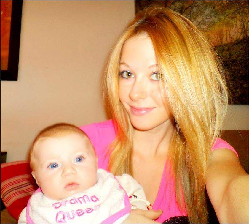 Twenty-year-old Shannon Smeaton is looking for a job that'll let her take care of two-and-a-half-year-old Emma.