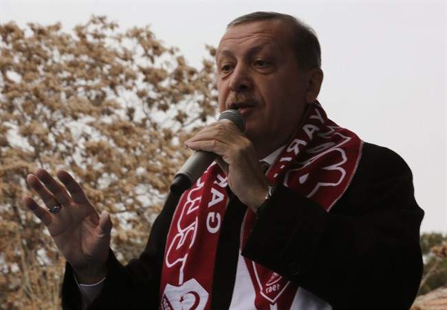 Turkish PM threatens to ban Facebook YouTube