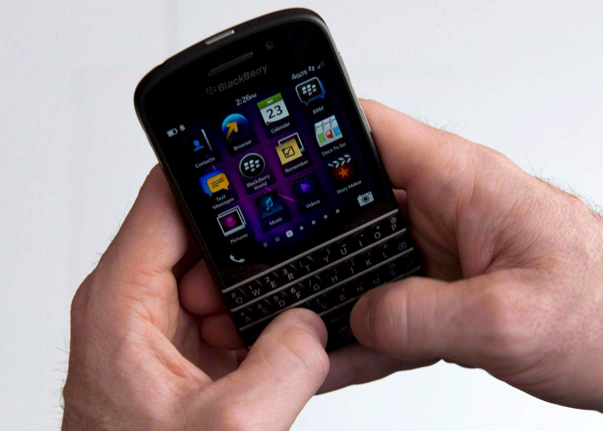After spending millions of dollars in ads critical of the big wireless companies, the Harper government appears to have walked away from a legal battle over its touted wireless code of conduct.