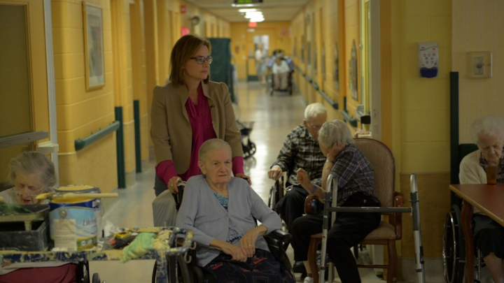 Global National anchor, Dawna Friesen, visits her mother in a long-term care facility in Winnipeg. Both of Dawna's parents suffer from dementia.