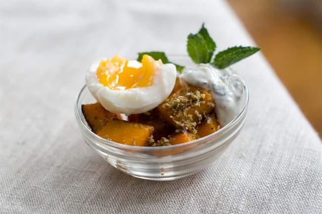 Egg-topped roasted squash