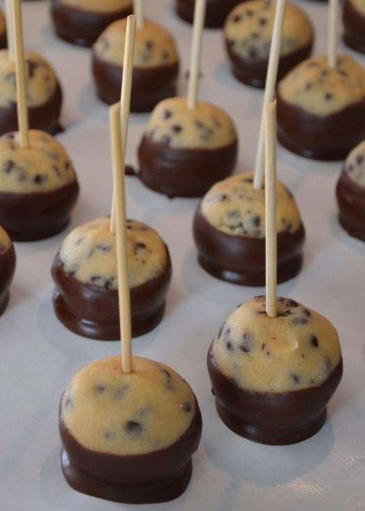GALLERY: Scorpion pizza, deep fried sushi among new foods at Calgary Stampede - image