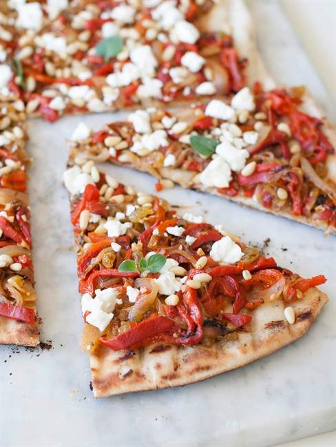 A grilled pizza for when you have too many onions
