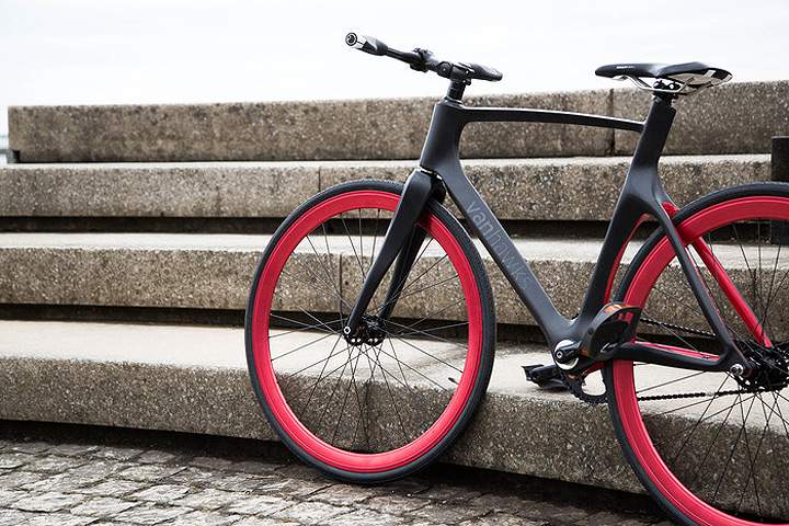Vanhawks Valour | First ever connected carbon fibre bicycle