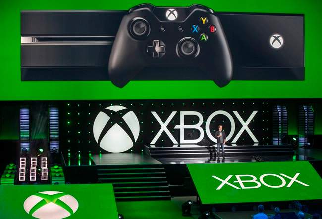 Xbox owners began reporting the service outage around 8:30 p.m. ET Monday on Twitter. 