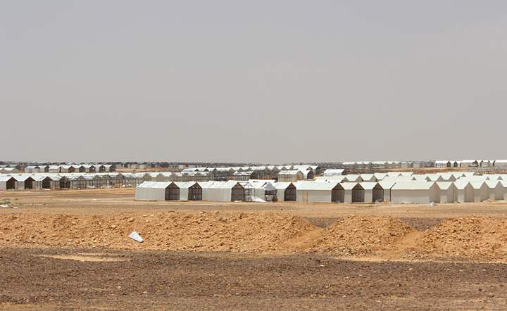 Shelters under construction in Azraq Camp