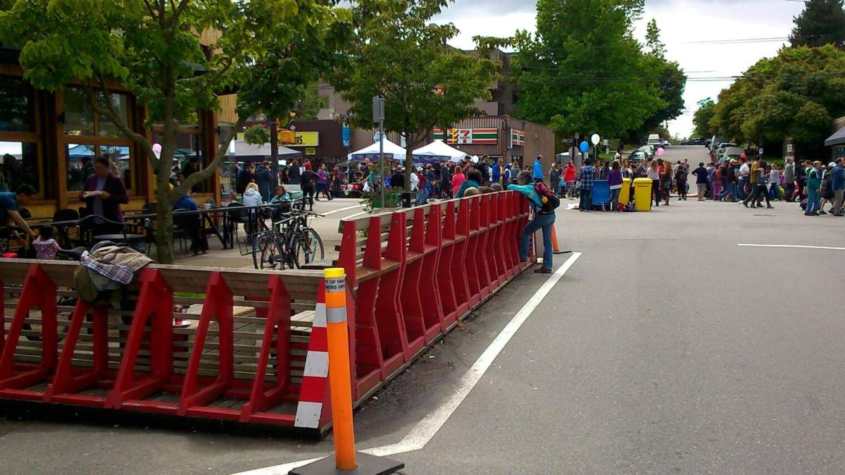 The parklet on Main and East 16th on Car Free Day.