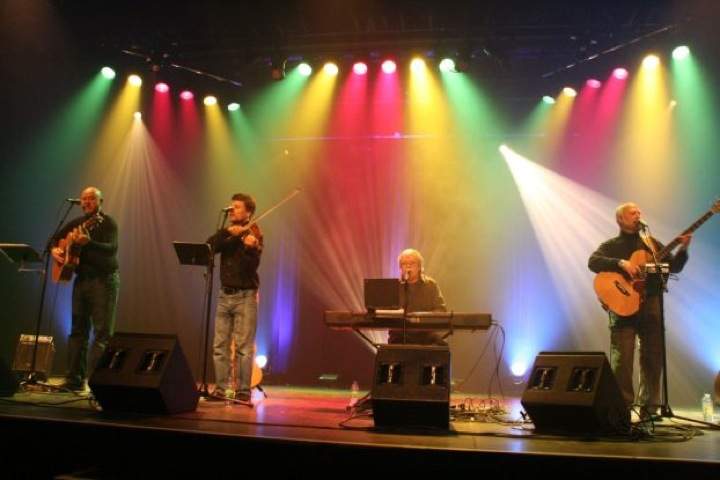 Salty Dog is a Canadian band from Montreal, specializing in Celtic, Maritime and Irish music.