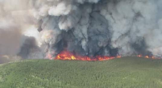 10,000 hectares continue to burn near Chetwynd.