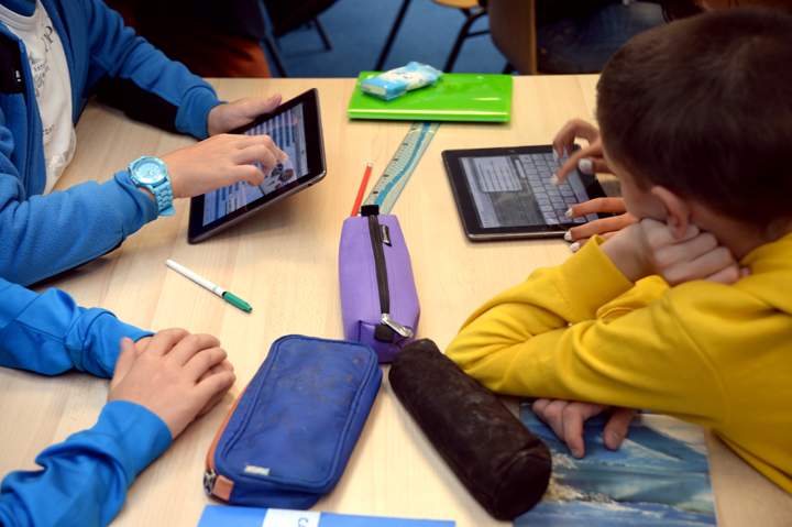Back to school: How to balance homework with screen time guidelines