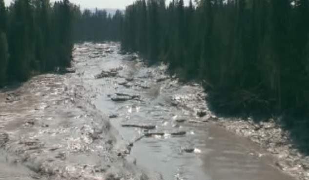 Aerial photo of the breach site, Global News.