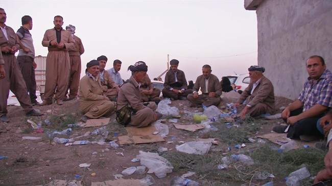 Iraq official: Militants hold 100s of Yazidi women