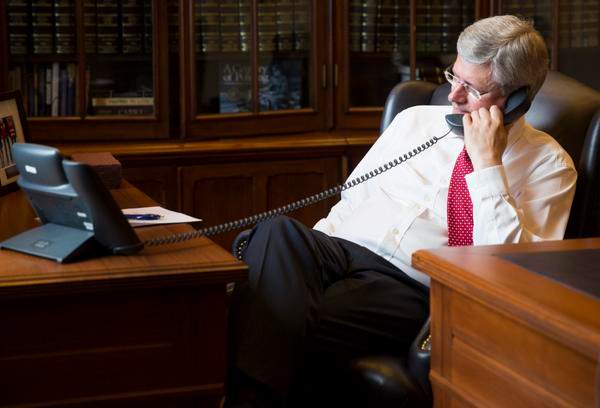 Harper offers ‘additional help’ to Obama in phone  call over crisis in Iraq - image
