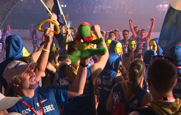 Municipal workers frustrated with Bill 3 used the opening ceremonies of the Quebec Games to make a point about pensions on Friday, August 1, 2014.