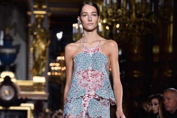 Stella McCartney : Runway - Paris Fashion Week Womenswear Spring/Summer 2015