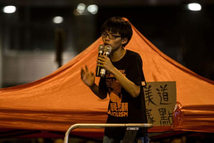 Hong Kong protester Joshua Wong urged protesters to use FireChat