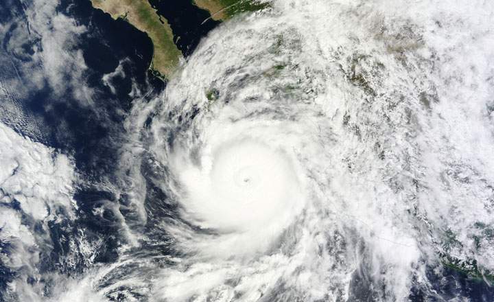 Hurricane Odile makes its way along coast of Mexico