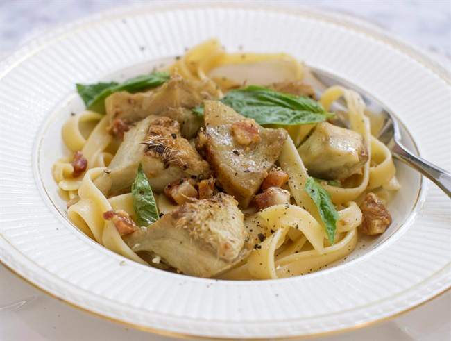 Recipe: Fettuccine with sauteed artichoke hearts and pancetta