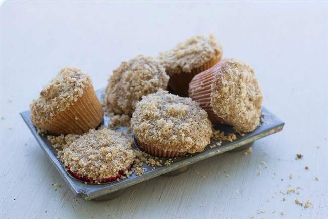 Recipe: Sprouted wheat quick break and muffins with streusel topping