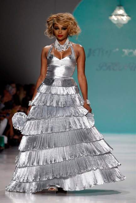 Betsey Johnson celebrates brides marriage freedom