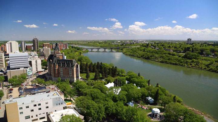 Statistics Canada is projecting the Saskatchewan population to rise slightly over the next quarter century.