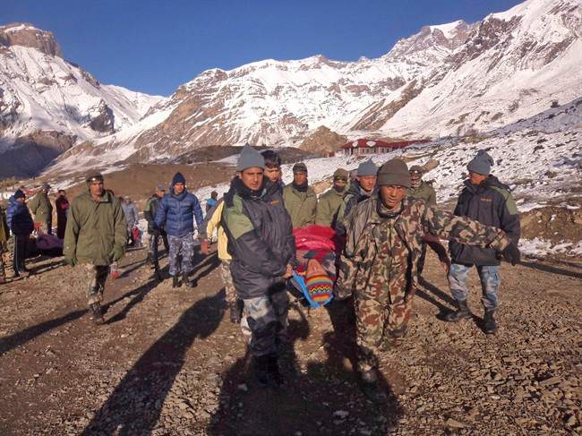2 Canadians safe as death toll in Nepal blizzard and avalanche rises - image