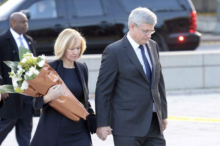 Harper at war memorial