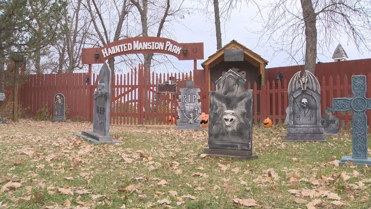 Stirling haunted mansion as popular as ever - image