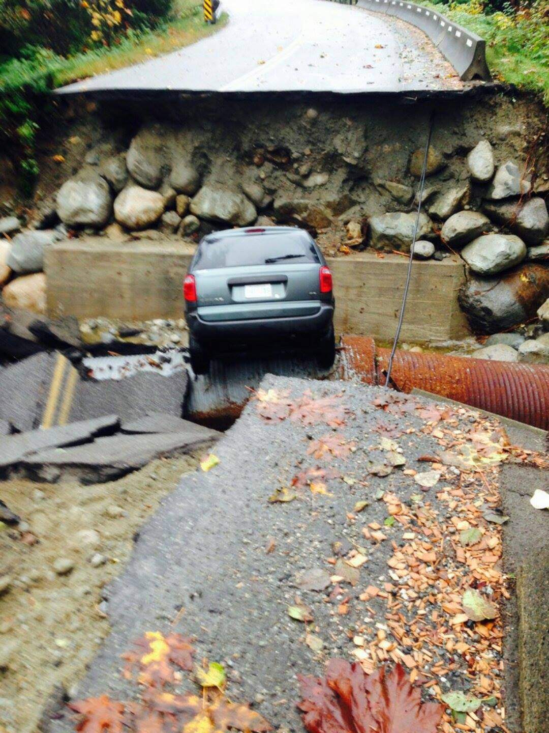 GALLERY: Damage, power outages, across Lower Mainland due to powerful storm - image