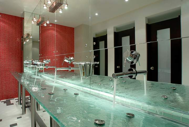 Shaw Club Hotel & Spa in Niagara-on-the-Lake, Ont. has been named Canada's Best Restroom of 2014.
