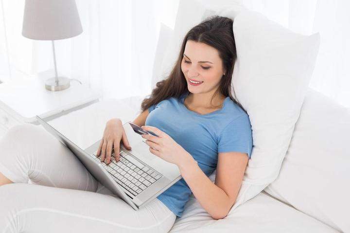 A growing number of Canadians plan to do all of their holiday shopping online this year to avoid stepping foot in maddening malls, suggests a new survey commissioned by Google.