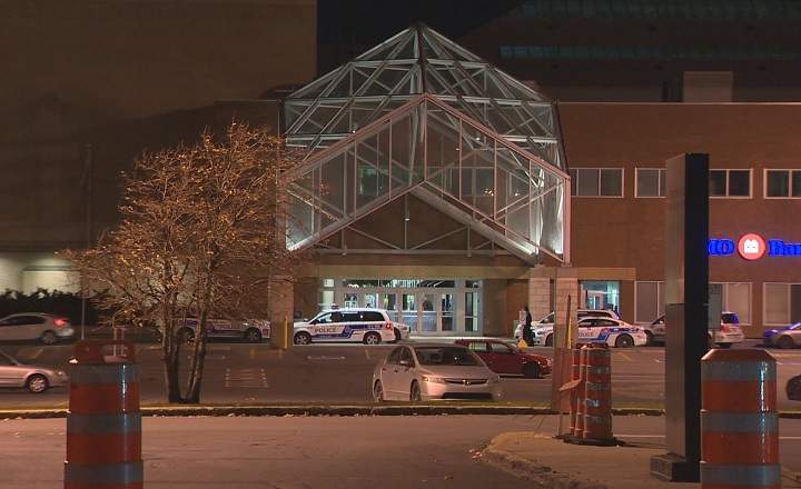 Police outside the Pointe-Claire Fairview Mall after Birks jewelry store was robbed.