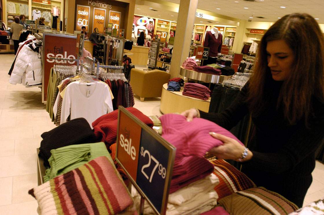 Iconic Canadian retailer Reitmans is shutting down its Smart Set banner is copes with heightened competition.