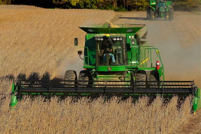Saskatchewan producers looking for dry, warm weather so they can get back in the field to harvest the 2015 crop.