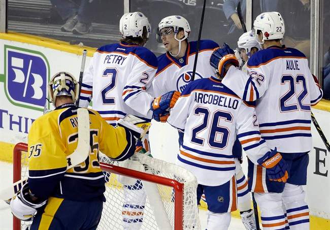 Predators score 3 in 1st, hang on for 3-2 win over Oilers - image