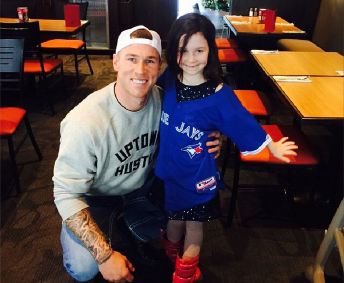 Brett Lawrie posing with Amelia Lyttle after their  meeting at a Boston Pizza in Langley, B.C.