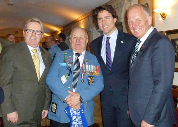 Cuzner (left) alongside veteran Ron Clarke, Liberal leader Justin Trudeau, and Eyking. (Source: Rodger Cuzner)