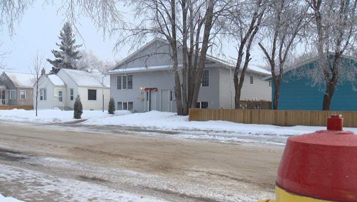 Man sent to Saskatoon hospital suffering from smoke inhalation after duplex fire.
