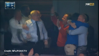 Will Chris Christie bring his awkward-hugging, lucky-sweater-wearing self to Green Bay? - image