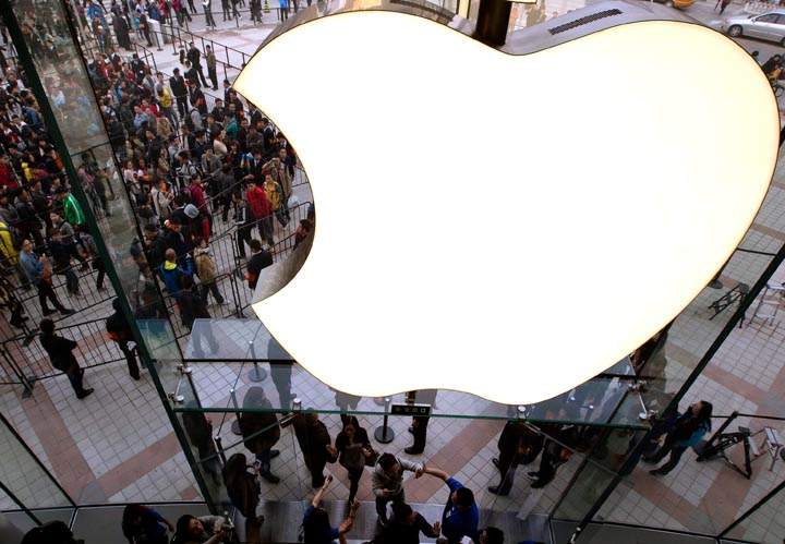 Battery maker sues Apple for poaching staff - image