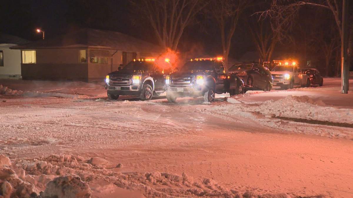 Winnipeg's snow route parking ban begins December 1st at 2:00 a.m.