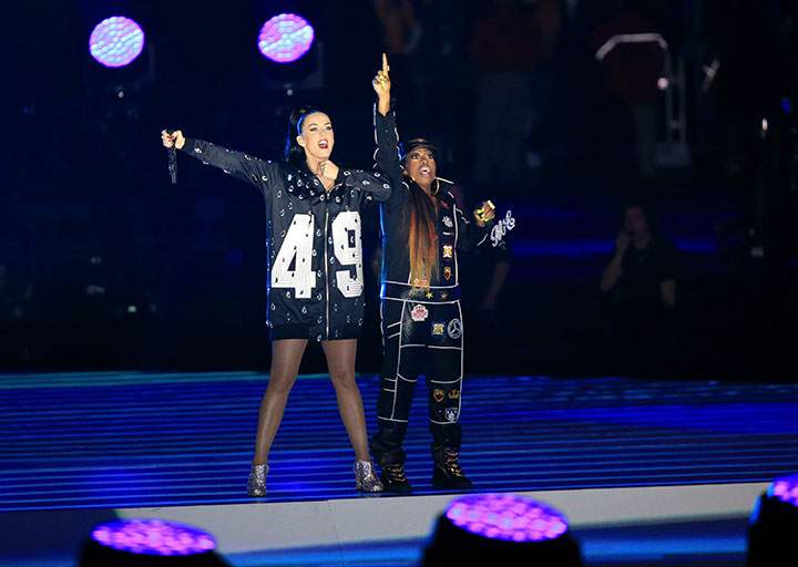Katy Perry and Missy Elliott perform together.