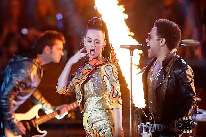 Katy Perry and Lenny Kravitz perform “I Kissed a Girl” at the Super Bowl halftime show on Feb. 1, 2015.