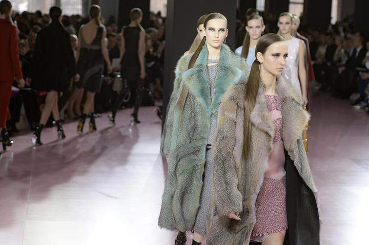 Christian Dior - Runway RTW - Fall 2015 - Paris Fashion Week